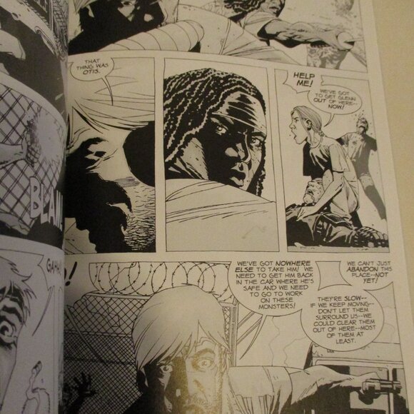 Walking Dead TPB Volume 6 Gray Black White Graphic Zombie Fighting Comic Book - Picture 8 of 14